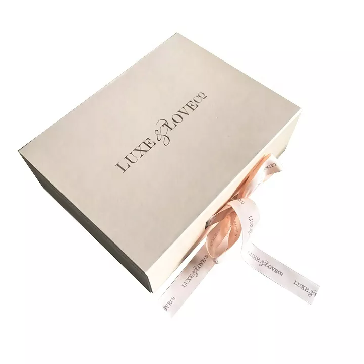 Aangepast logo luxe papieren kartonnen verpakking gepersonaliseerde opvouwbare papieren kledingstuk kleding geschenkdozen