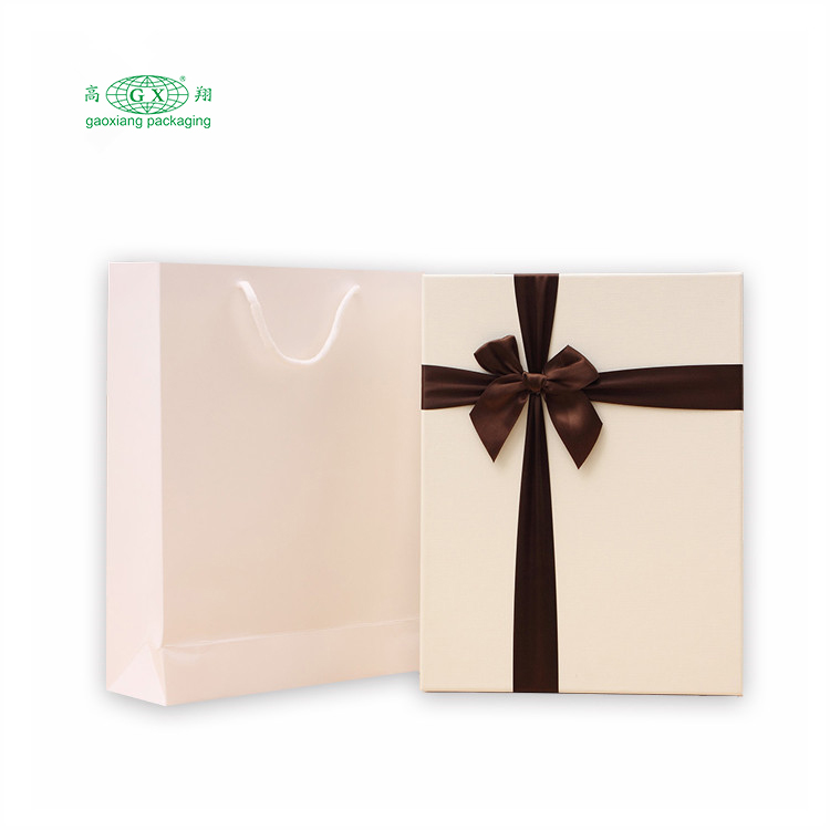 Fabrieksverpakking op maat zoete bruiloft verjaardagsfeest papieren geschenkdozen met deksel gepersonaliseerde dozen